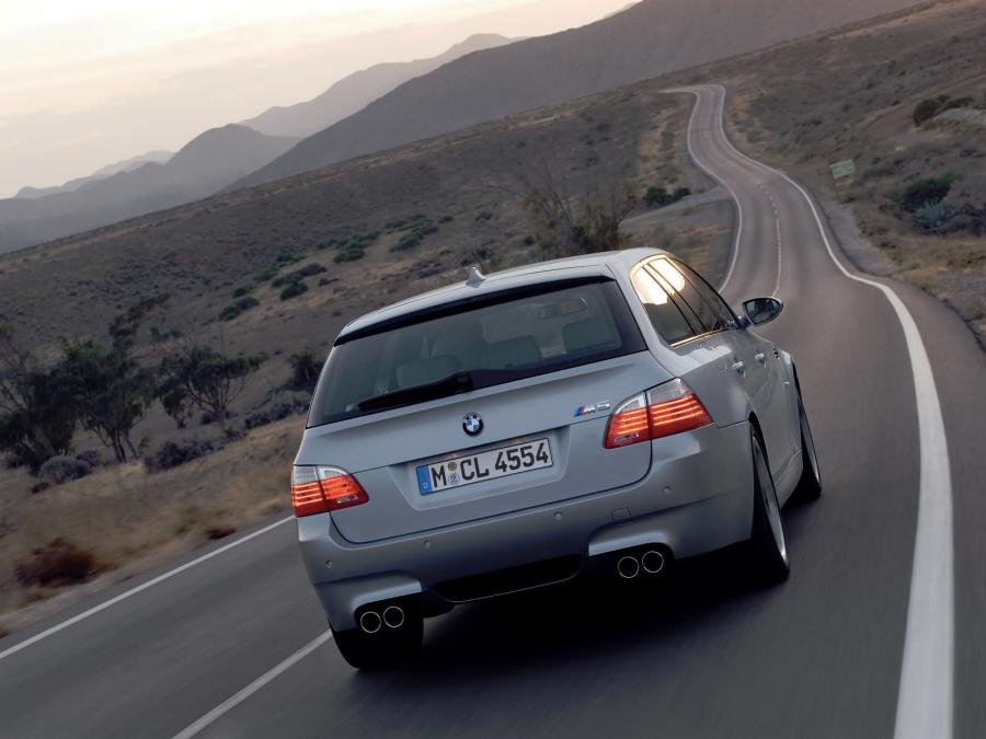  BMW M5 Touring 2007 года  (фото 46 из 56)